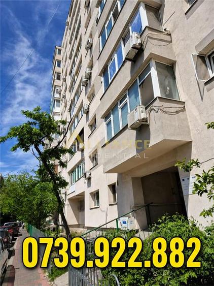 Apartament cu 2 camere decomandat în Titan