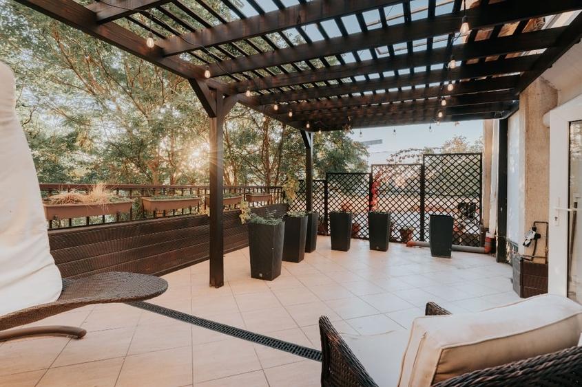 Apartament cu 5 camere decomandat, mobilat în Gară