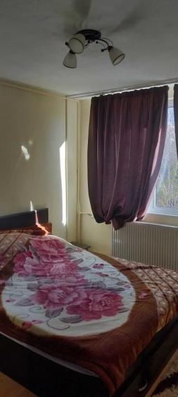 Apartament cu 4 camere decomandat în Berceni