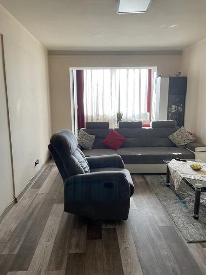 Apartament cu 3 camere decomandat în Fortuna