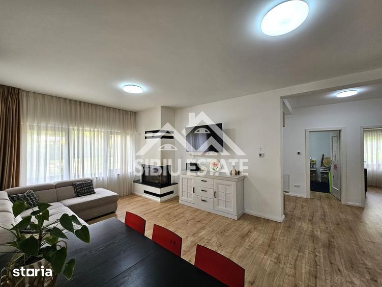 Casă cu 6 camere cu Teren 1000 Mp în Sadu