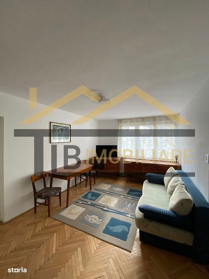 Apartament cu 3 camere semidecomandat în Central