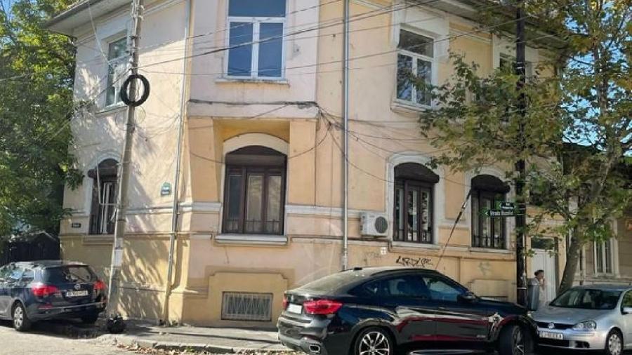 Apartament cu 4 camere decomandat în Unirii