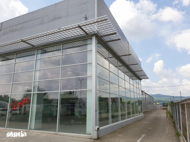 Spațiu comercial, de 1,496.07 mp, în Central