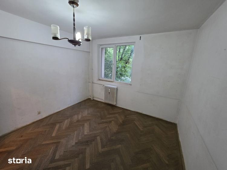 Apartament cu 4 camere în Titan