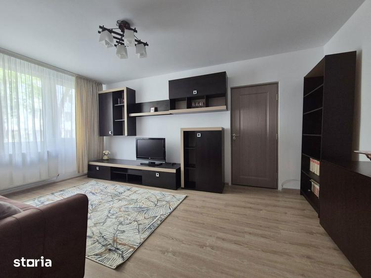 Apartament cu 3 camere decomandat în Berceni