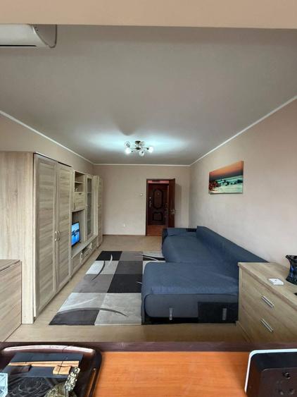 Apartament cu 2 camere decomandat, mobilat în City Park Mall
