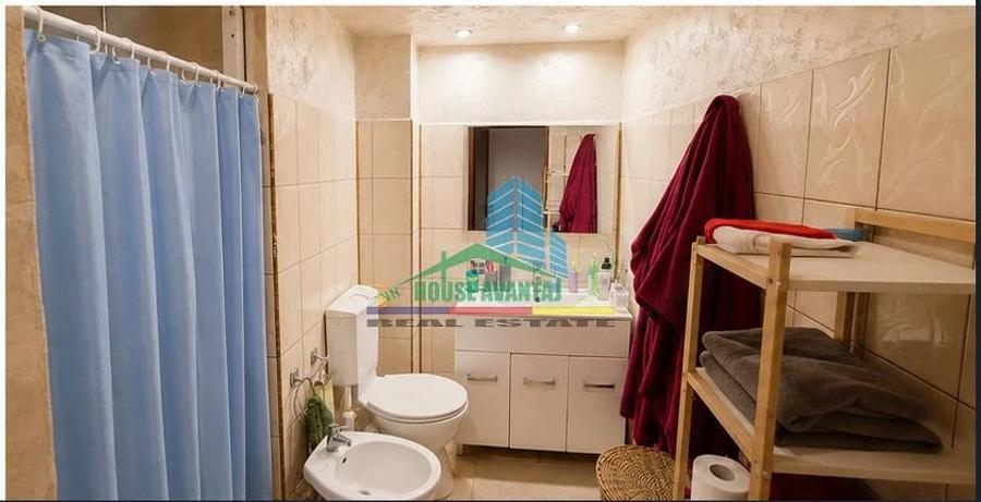 Apartament cu 4 camere decomandat în Central