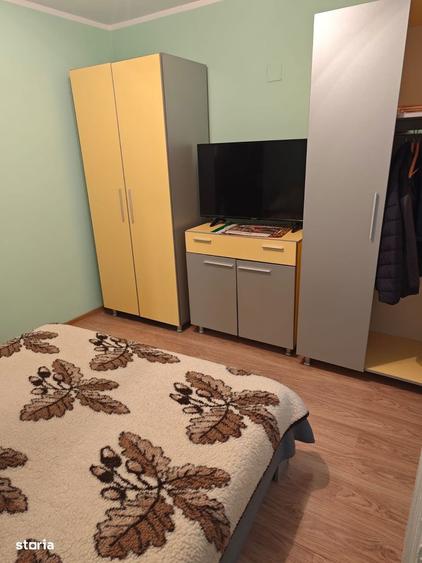 Apartament cu 3 camere decomandat în Cetate
