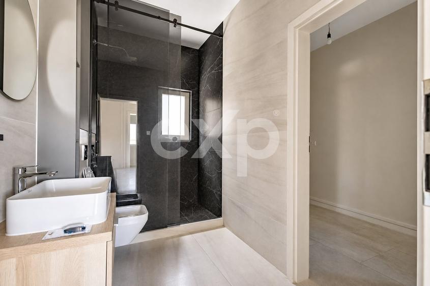 Casă individuală cu 5 camere cu Canalizare în Săcălaz