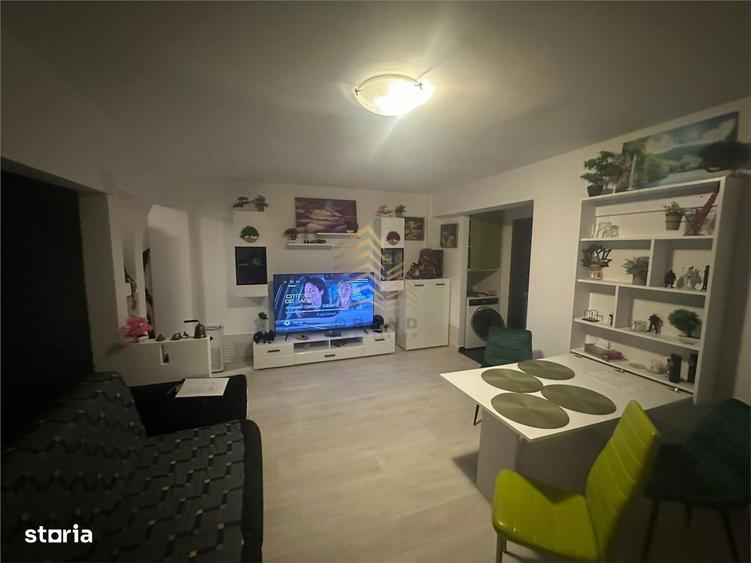 Apartament cu 3 camere decomandat în Independenței