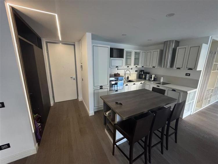 Apartament cu 2 camere semidecomandat în Băneasa — fotografia 1