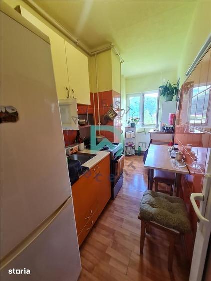 Garsonieră decomandată, mobilată în Dârste