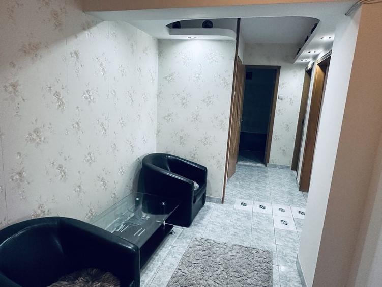 Apartament cu 3 camere decomandat în Independenței