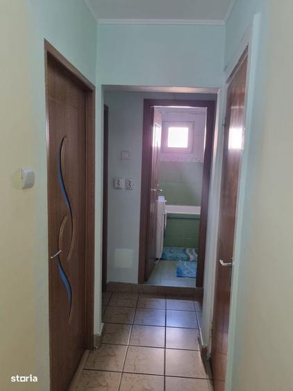 Apartament cu 3 camere decomandat în Rahova