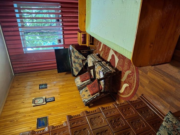 Apartament cu 3 camere decomandat în Roznov