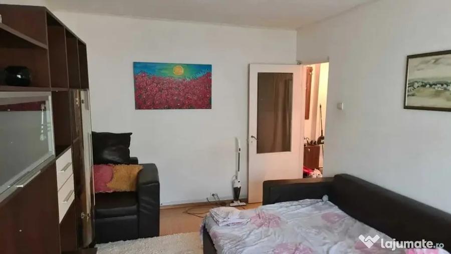 Apartament cu 2 camere decomandat în Galata