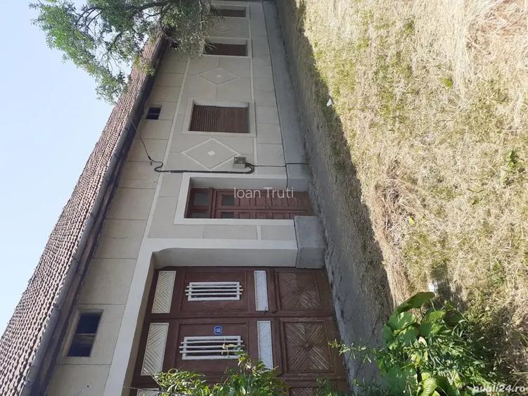 Casă cu 6 camere în Sacu