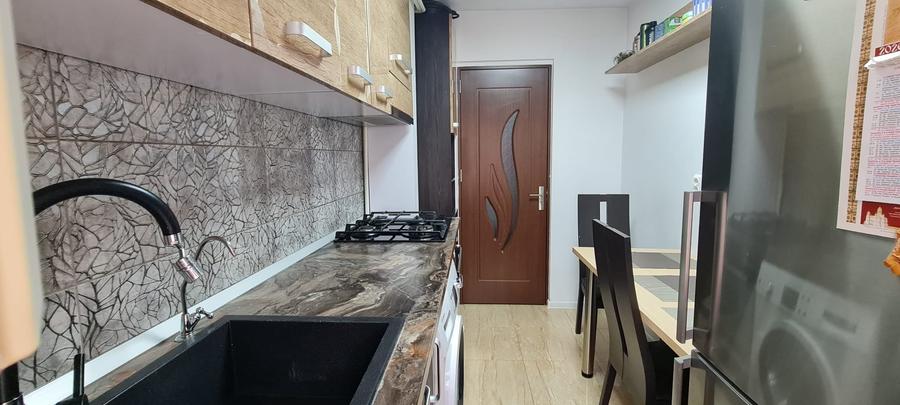 Apartament cu 2 camere semidecomandat în Mircea cel Bătrân