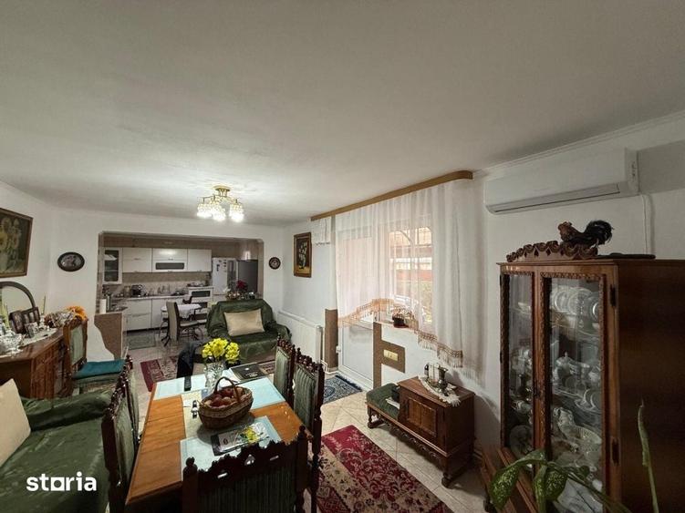 Casă cu 4 camere cu Teren 490 Mp în Central
