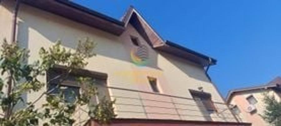 Casă individuală cu 5 camere cu Canalizare în Sud