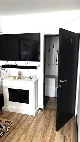 Apartament cu 3 camere decomandat în Letea Veche