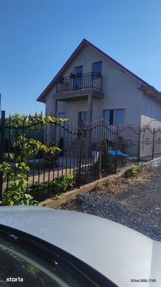 Casă cu 4 camere cu Teren 200 Mp în Lumina
