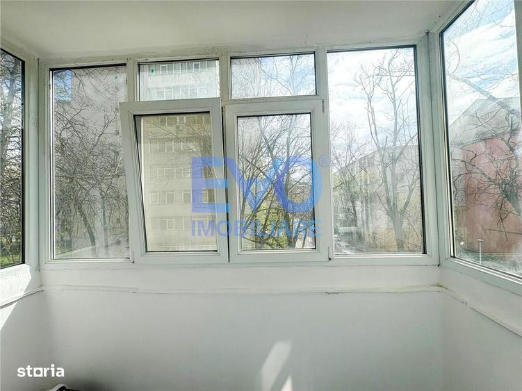 Apartament cu 3 camere semidecomandat în Alexandru cel Bun