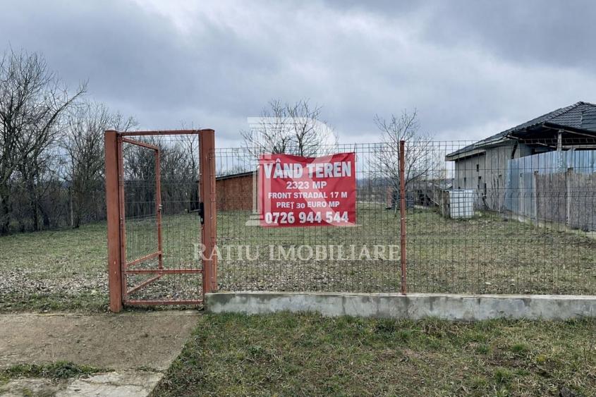Teren Construcții intravilan de 2323 mp, în Apateu