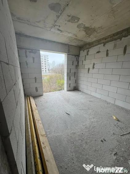 Apartament cu 3 camere decomandat în Abator