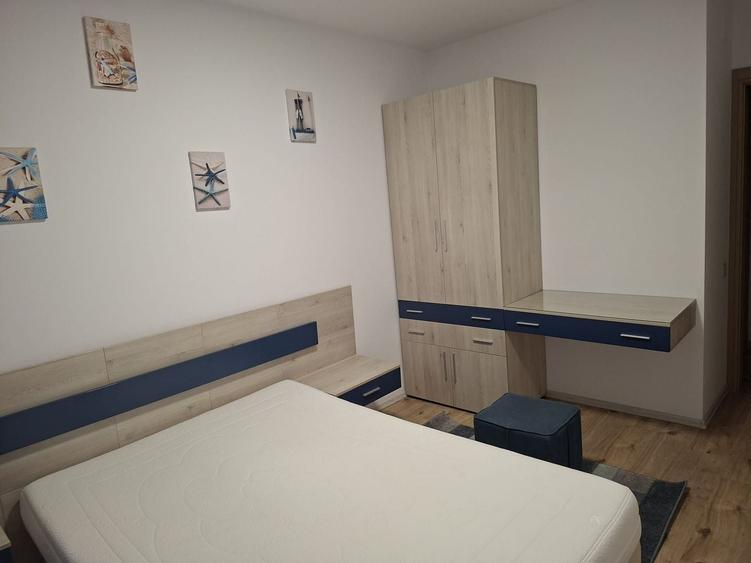 Apartament cu 3 camere decomandat, mobilat în Băneasa