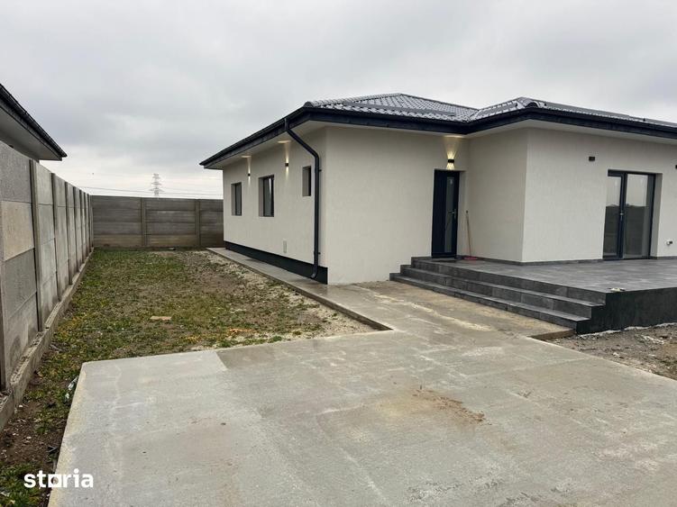 Casă cu 4 camere cu Teren 400 Mp în Olteni