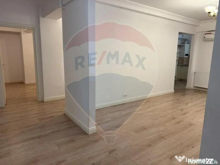 Apartament cu 3 camere decomandat în Aviației