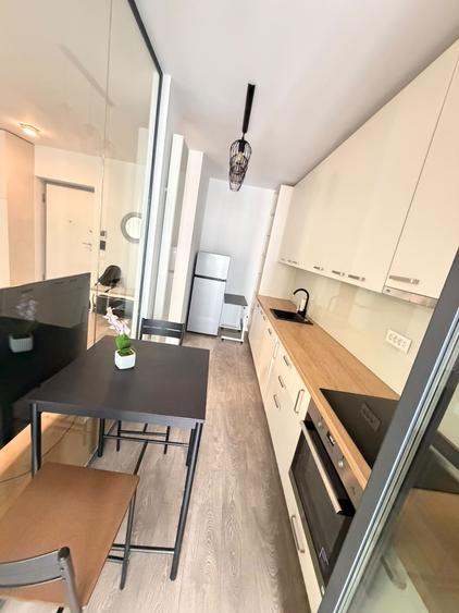 Apartament cu 2 camere semidecomandat în Aviației