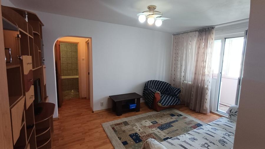 Apartament cu 2 camere semidecomandat în Giurgiului