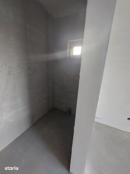 Casă cu 4 camere cu Teren 500 Mp în Central