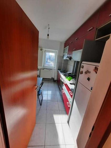 Camera disponibila in apartament de 3 camere pentru un baiat - 5