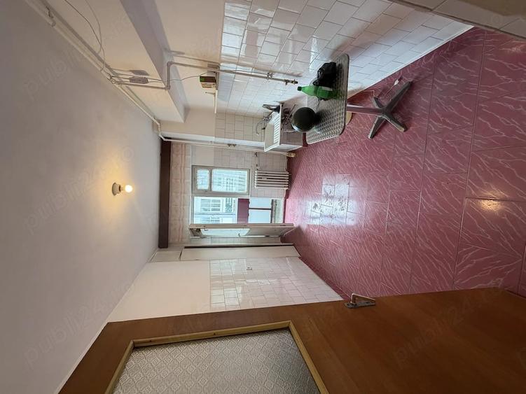 Apartament cu 3 camere decomandat în Republicii