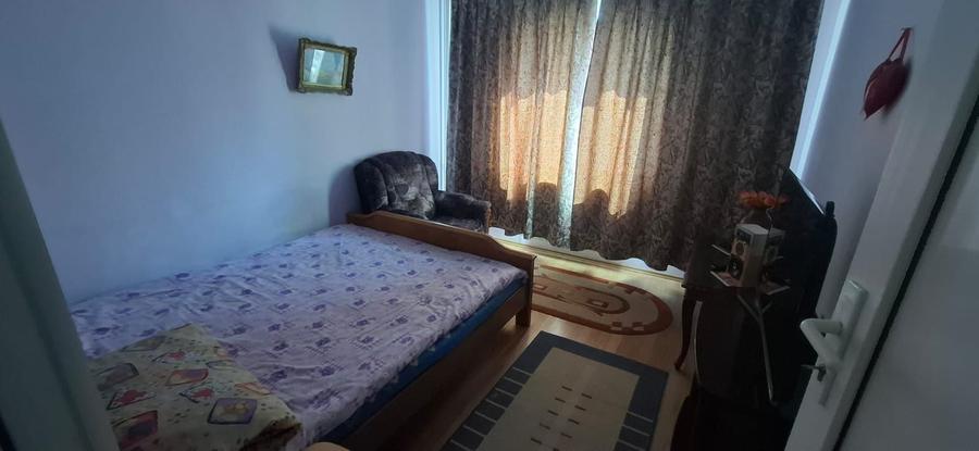 Apartament cu 3 camere semidecomandat în Colentina