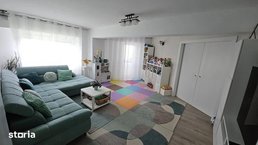Apartament cu 4 camere în Noua
