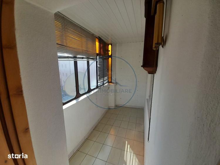Apartament cu 4 camere, mobilat în Independenței