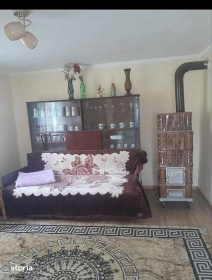 Casă cu 3 camere cu Teren 2070 Mp în Vădăstrița