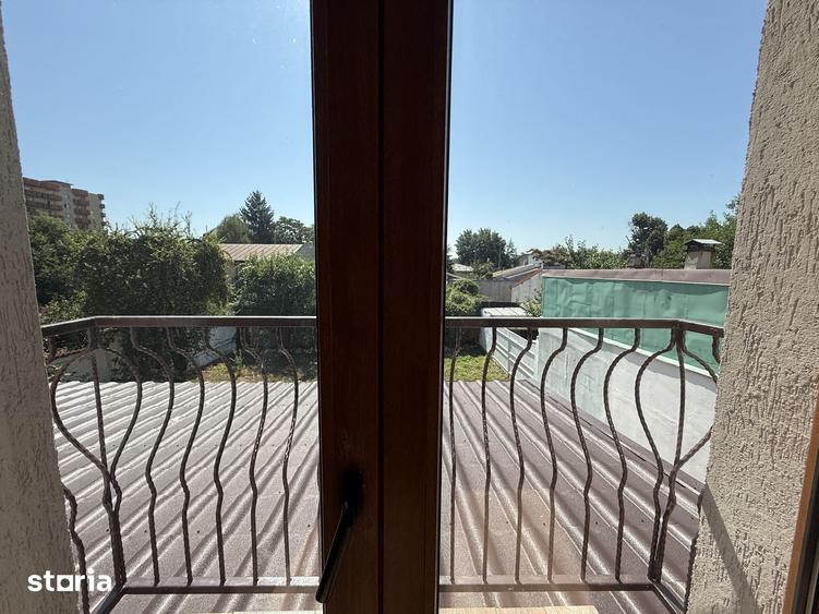 Casă cu 7 camere cu Teren 530 Mp în Berceni