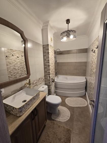 Apartament cu 3 camere decomandat, mobilat în CFR