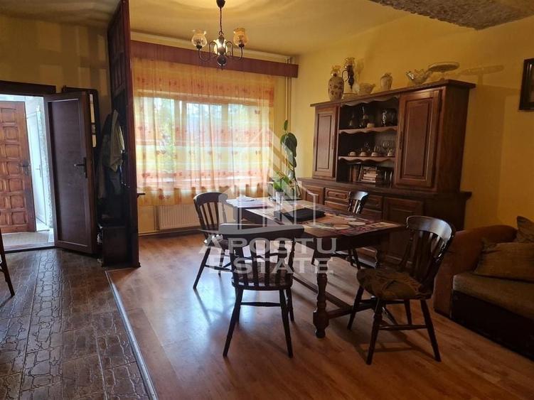 Casa familiala cu spatiu comercial si garaj P+1E+M 720 Mp - 14