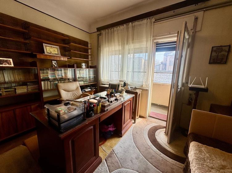 Apartament cu 4 camere circular, mobilat în Universitate