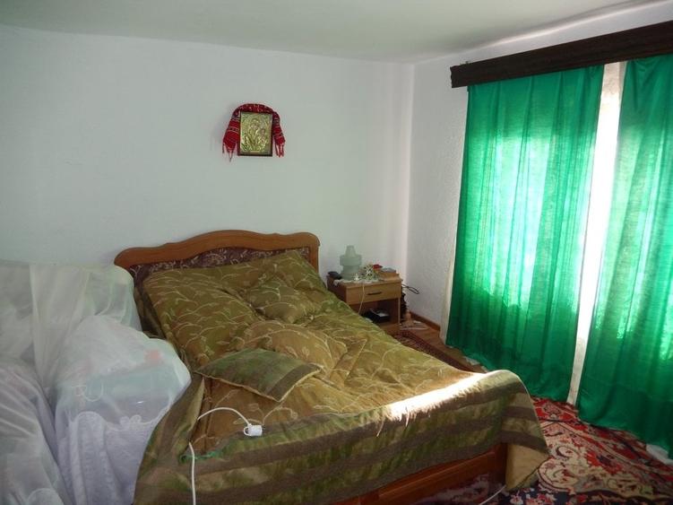 Calugareni-Branistari-casa 4 camere, teren 1965 mp, curent, put, libera,69900 € - 19