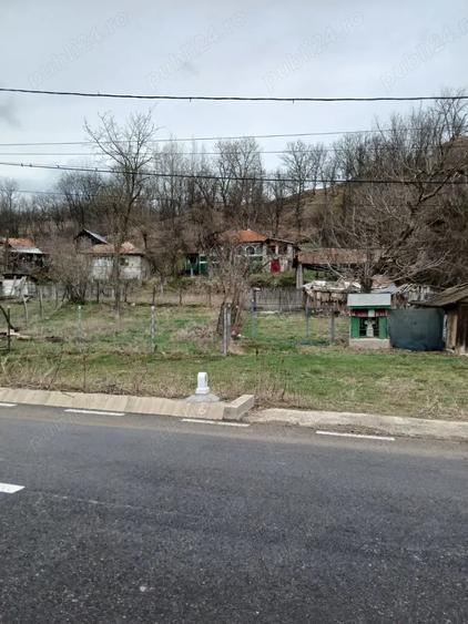 Vand casa batraneasca locuibila cu iesire la strada principala aflata in Buzau, Valea Fantanei! - 2