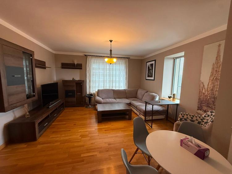 Apartament cu 2 camere semidecomandat în Splaiul Unirii