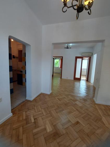 Vanzare apartament cu 4 camere la etaj 1 in vila Cotroceni cu garaj - 7